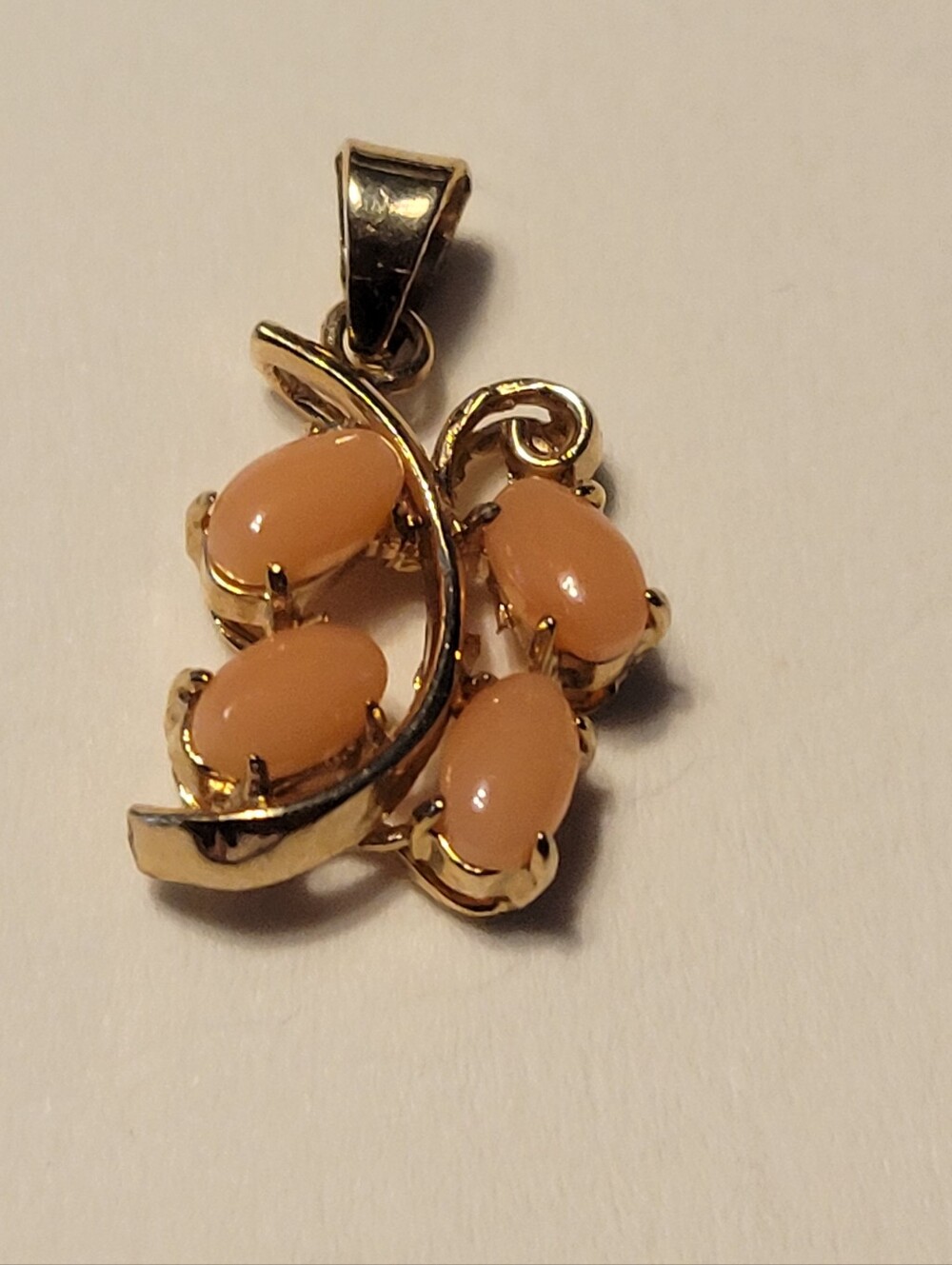 Stunning delicate Gold-Tone Pendant with Peach Cabochon Stones